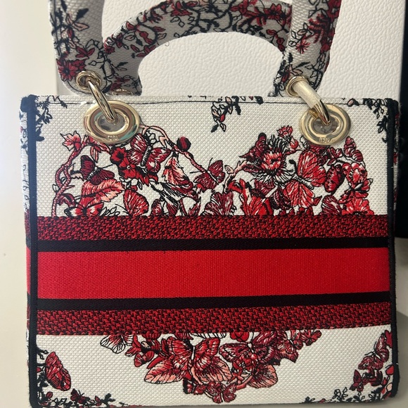 Bags - Picture 2 of 4